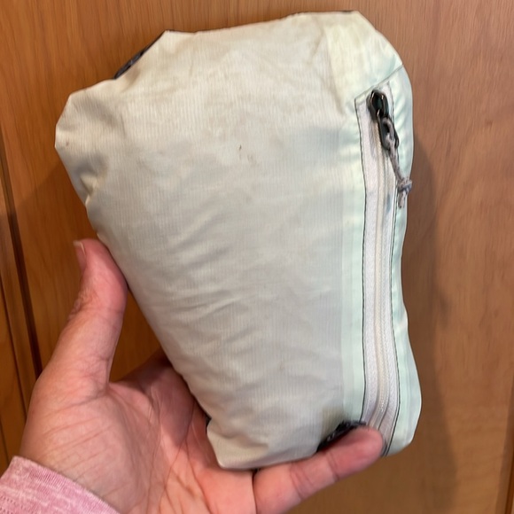 Men’s Golite ReGreen ultralight packable running shell medium - Picture 7 of 11